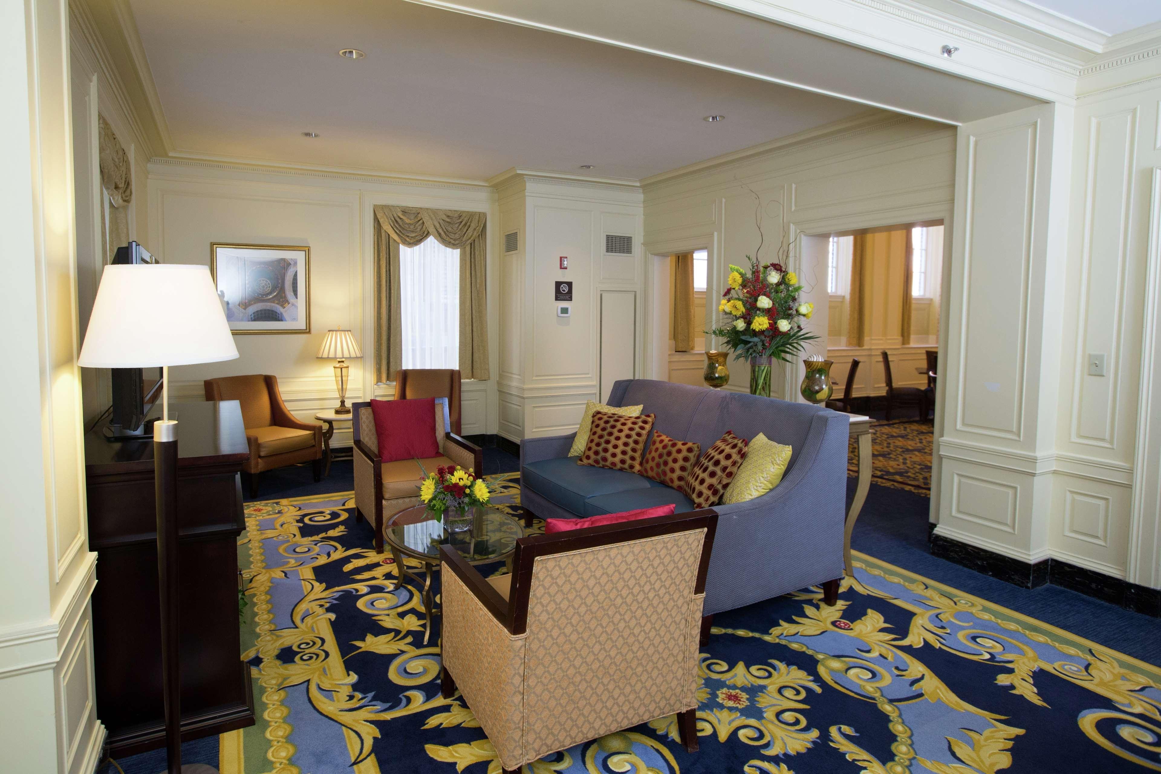 Hampton Inn & Suites Providence Downtown Экстерьер фото