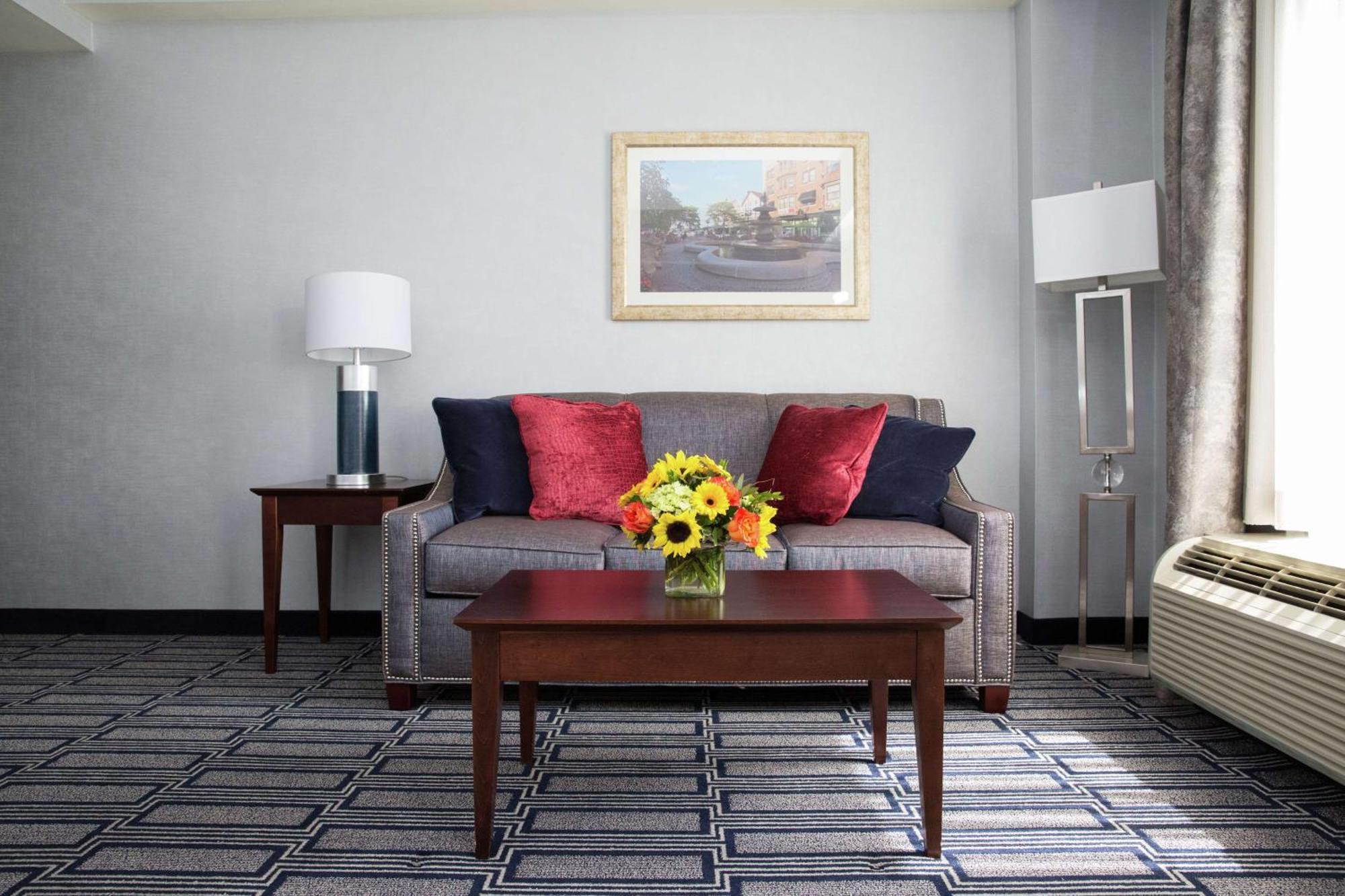 Hampton Inn & Suites Providence Downtown Экстерьер фото