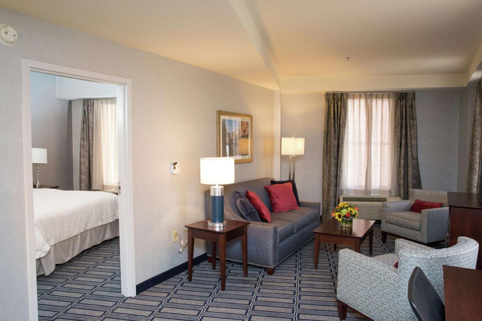 Hampton Inn & Suites Providence Downtown Экстерьер фото