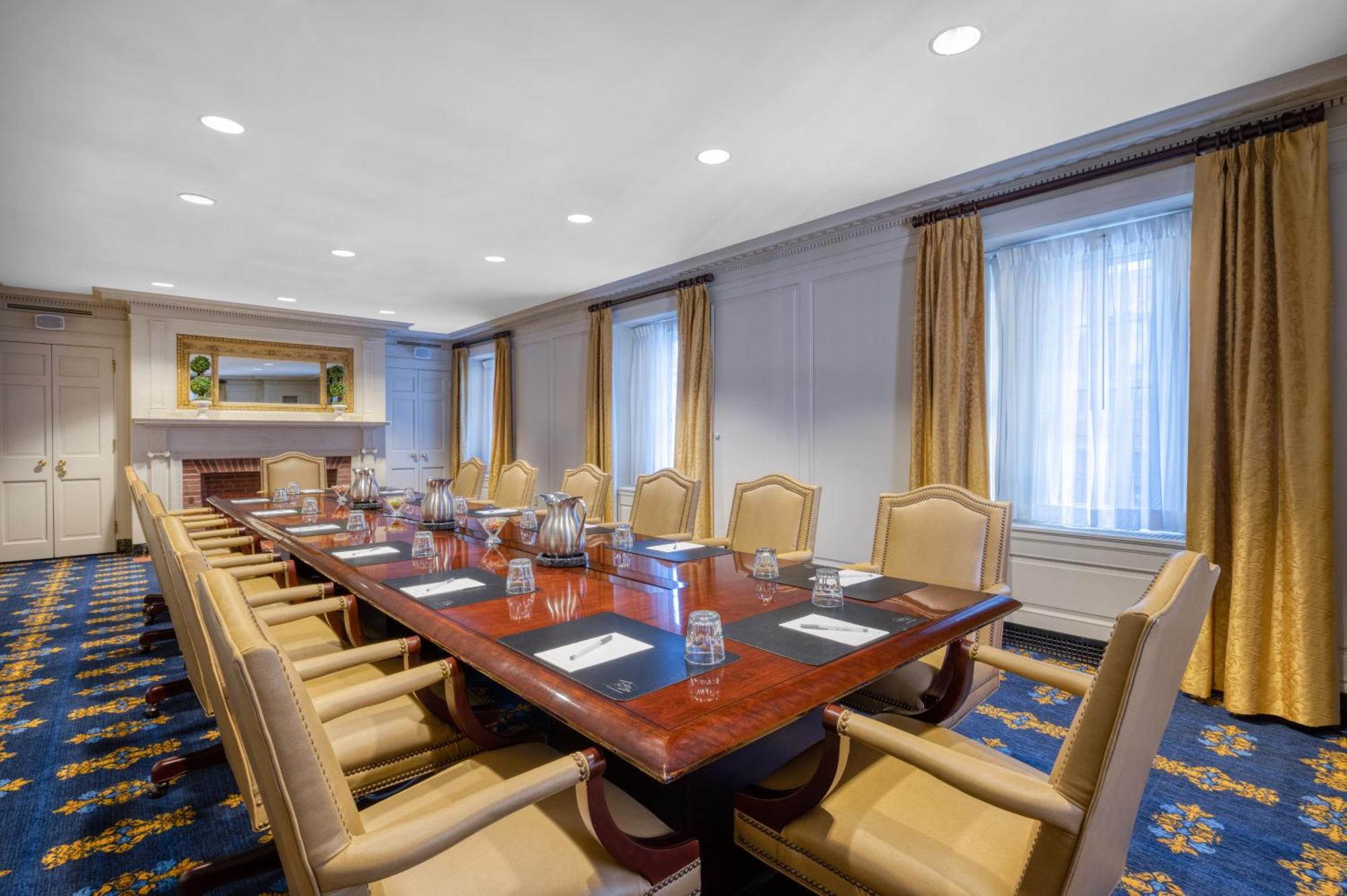 Hampton Inn & Suites Providence Downtown Экстерьер фото